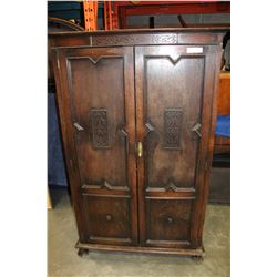 ANTIQUE OAK 2-DOOR WARDROBE