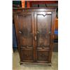 Image 1 : ANTIQUE OAK 2-DOOR WARDROBE