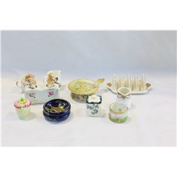 LOT OF COLLECTIBLE MINIATURES