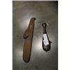 Image 2 : NATIVE CARVING AND VINTAGE SCALE