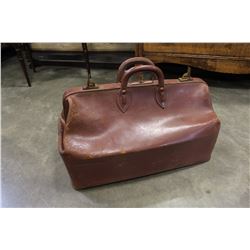 ANTIQUE BROWN LEATHER DOCTORS BAG WITH BRASS LOCKING TABS