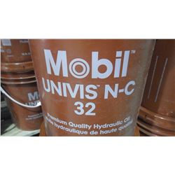 4 - 18.9 litre mobile univis N-C 32 hydrolic quality oil