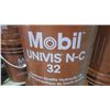 Image 1 : 4 - 18.9 litre mobile univis N-C 32 hydrolic quality oil