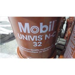 4 - 18.9 litre mobile univis N-C 32 hydrolic quality oil
