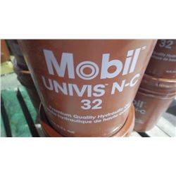 4 - 18.9 litre mobile univis N-C 32 hydrolic quality oil