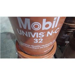 4 - 18.9 litre mobile univis N-C 32 hydrolic quality oil