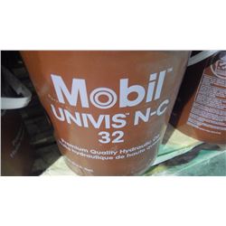 4 - 18.9 litre mobile univis N-C 32 hydrolic quality oil