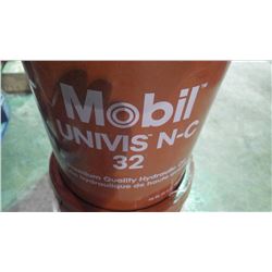 4 - 18.9 litre mobile univis N-C 32 hydrolic quality oil
