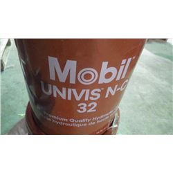 4 - 18.9 litre mobile univis N-C 32 hydrolic quality oil