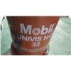 Image 1 : 4 - 18.9 litre mobile univis N-C 32 hydrolic quality oil