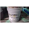 Image 3 : 2 pails Petrocan Vultrey API modified thread compound