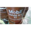 Image 1 : 4 - 18.9 litre Mobile Univis N-C 32 Premium quality hydraulic oil