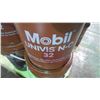 Image 1 : 4 - 18.9 litre Mobile Univis N-C 32 Premium quality hydraulic oil