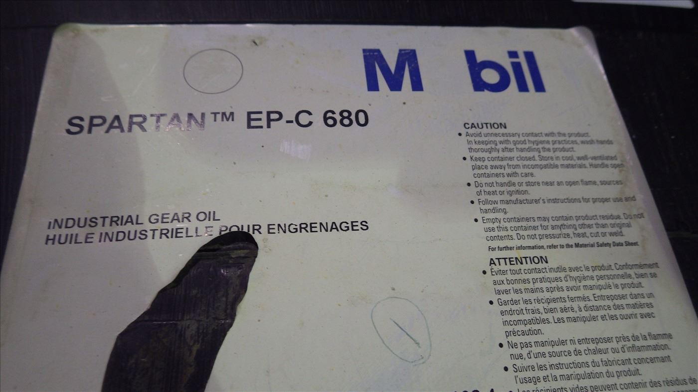 1 205 litre Mobil Spartan EPC 680 industrial gear / hydraulic oil