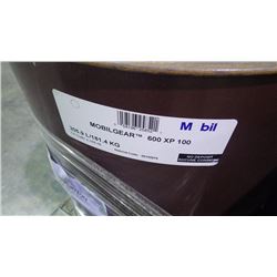 200 litre drum Mobil gear 600 x P460 industrial industrial gear fluid oil / hydraulic oil