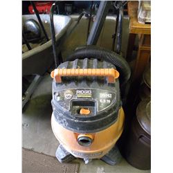 RIGID SHOP VAC WITH HOSE & ATTACHMENT