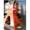 Image 1 : 2 RED JACK STANDS