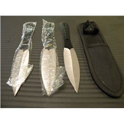 NEW SET OF 3 THROWING KNIFES WITH CASE