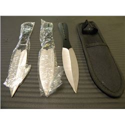 NEW SET OF 3 THROWING KNIFES WITH CASE