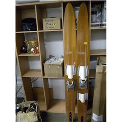 2 VINTAGE WATERSKIIS