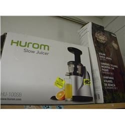 HUROM HU-100SB SLOW JUICER MACHINE/2 SOLAR STICK LIGHTS