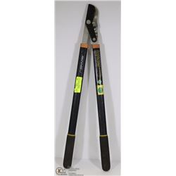 FISKARS BRANCH TRIMMER WITH 1 5/8 INCH CUTTING