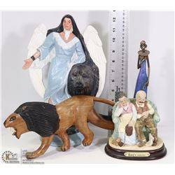 LOT OF 3 STATUES WITH WOODEN LION