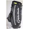 Image 1 : MOLSON CANADIAN LIGHT GOLF BAG , SELF STANDING