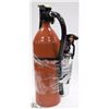 Image 1 : 2 CHARGED FIRE EXTINGUISHERS
