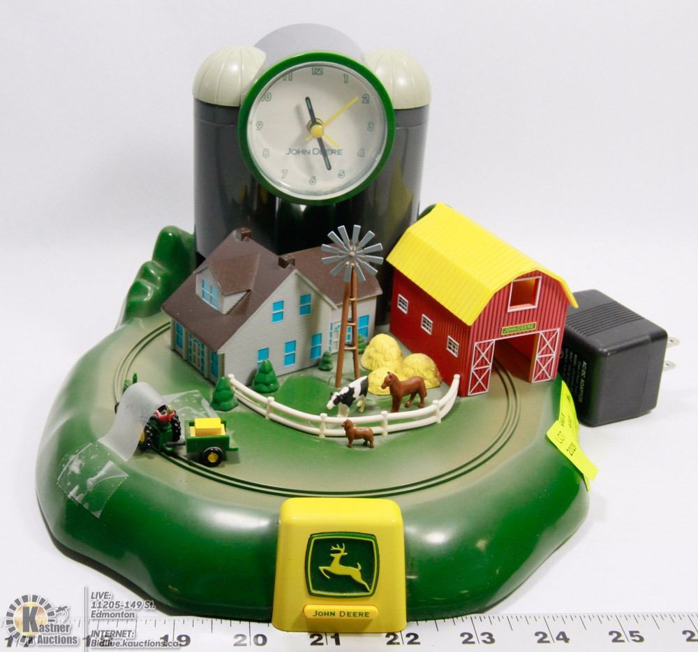 JOHN DEERE FARM SCENE ALARM CLOCK WITH MOVING
