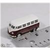 Image 1 : KINSMART VOLKSWAGEN VAN SCALE 1:64
