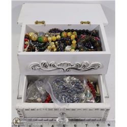 WHITE JEWELRY BOX WITH CONTENTS, FASHION