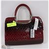 Image 1 : RED SNAKESKIN STYLECLUTCH DOUBLE PURSE