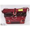Image 1 : RED SNAKESKIN STYLE HANDBAG WITH CIRCLE CLOSURE