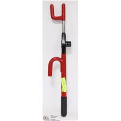 THE CLUB STEERING WHEEL LOCK