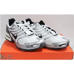 NIKE MAX AIR RUNNING SHOES SIZE 8.5