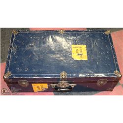 VINTAGE TRUNK