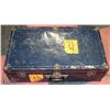 Image 1 : VINTAGE TRUNK