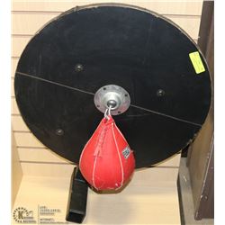 EVERLAST WALL MOUNTED SMALL PUNCHING BAG