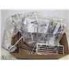Image 1 : BOX OF SHOWER ORGANIZERS