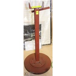 ADJUSTABLE PIPE CUTTING TRIPOD