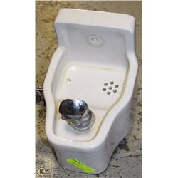 SMALL PERSONAL DRINKING FOUNTAIN