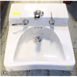 PORCELAIN PERSONAL HANDWASHING SINK