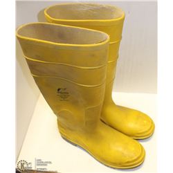 ON GUARD SIZE 9 STEEL TOE RUBBER WORK BOOT