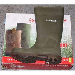 PAIR OF DUNLOP SIZE 11 PUROFORT STEEL TOE RUBBER