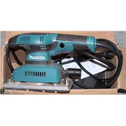 MAKITA FINISHING SANDER IN A BOX W/ ACCESSORIES