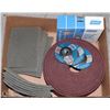 Image 1 : LOT OF ABRASIVES INCL SPONGE AND MORE