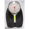 Image 1 : BATHROOM SCALE