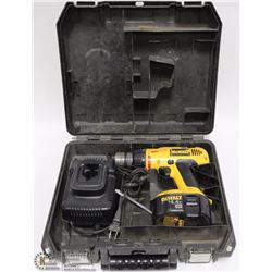 DEWALT CORDLESS DRILL 14.4V WITH CHARGER & BATTERY