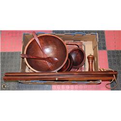 WOOD TRIPOD WITH LARGE  BOWL AND 8 LITTLE BOWLS,
